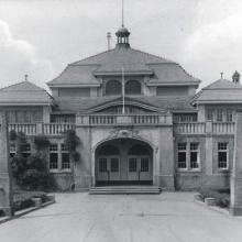 1935 ist noch die Original Eingangsgestaltung von 1909 erhalten (Quelle Werksarchiv)