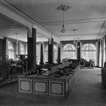 Siemenshaus, Ausstellungsraum im Erdgeschoss um 1925 (Foto: Siemens Corporate Archives)