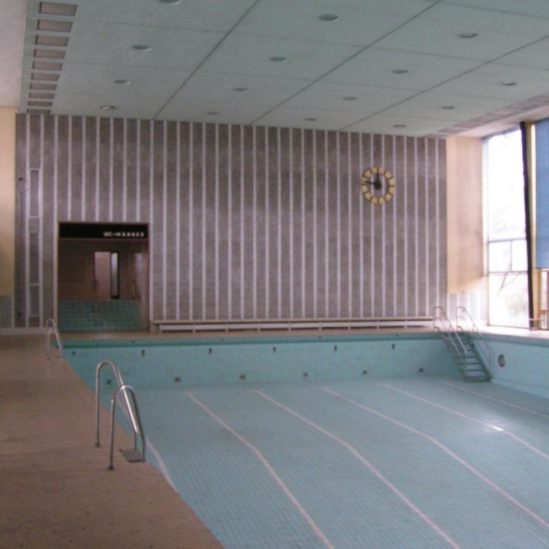 leeres Schwimmbecken 2005 (Foto: Ritter)