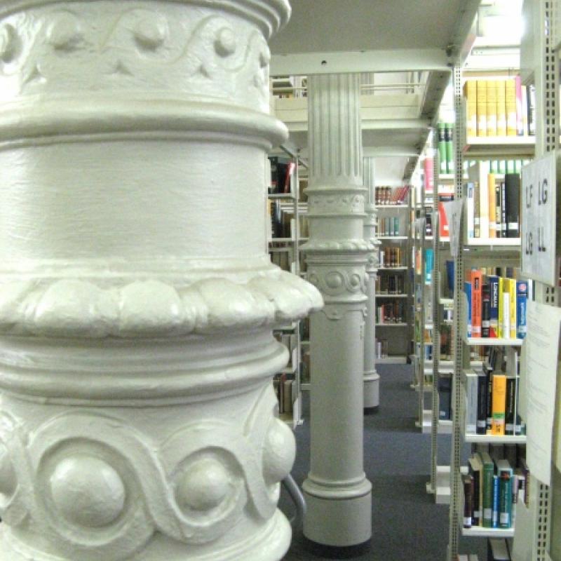 Gusseiserne Träger in der Bibliothek, Foto: B.Ritter 2011