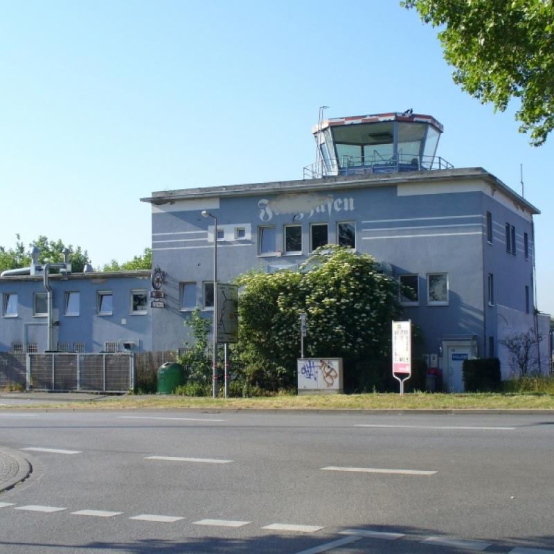 Flugplatz Neuostheim (alter Tower) Aufnahme 2011