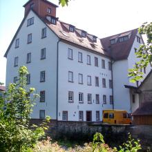 Die Deetken-Mühle in Mosbach | Das Magazingebäude von der Elz aus gesehen, Foto Parzer