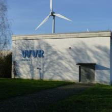 Moderner Hochbehälter der WVR neben dem Wasserturm von Wintersheim (Foto: Ritter)