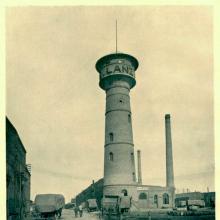 Wasserturm um 1920, Foto aus der Festschrift der Baufirma F. & A. Ludwig, Lanz-Archiv (John Deere GmbH & Co.KG)