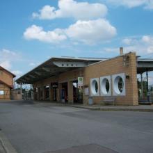 OEG-Bahnhof Käfertal mit Bahnsteighalle, Foto Monika Ryll Mai 2020