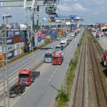 Schienen zum Güterbahnhof beim Mühlaufhafen – Foto Ritter 2020