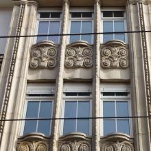 Jugenstil-Dekoration auf der Fassade (Foto Ritter 2022)