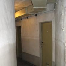Gang im oberen Stockwerk des Bunkers  (Foto B.Ritter 2009)