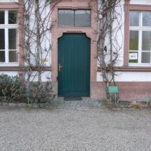 Tür in der Ostseite des Nebenhauses