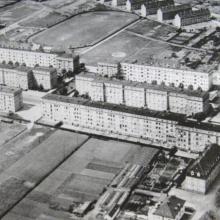 Luftbild 1936 (Quelle: 75 Jahre GBG) links oben der Bau der GAGFAH, oberer Rand die Bebauung der Untermühlaustraße, rechts die Nikolauskirche
