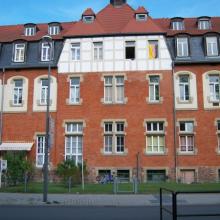 ehem. Mädchenwohnheim, Mittelbetonung der Fassade an der Sandhofer Straße (Foto 2011)