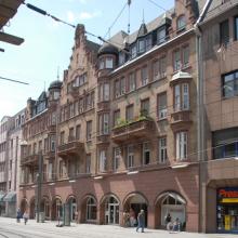 Fassade des Bernhardushofs an der Breiten Straße (K 1,5), Foto: FB 61, Gladrow um 2010