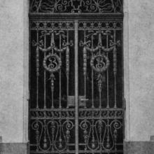 Geschmiedetes Gitter der  Eingangstüre um 1908 (Quelle Stadtpunkt, Stadtarchiv Mannheim)