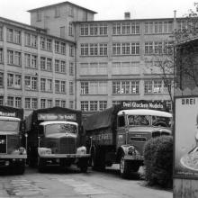 Werksausfahrt an der Bergstraße, um 1954, Stadtarchiv Weinheim Rep. 32 Nr. 22527