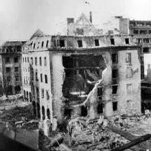 Siemenshaus mit Zerstörung nach dem Zweiten Weltkrieg (Foto: Siemens Corporate Archives