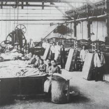 Walzsaal, in dem Celluliodplatten hergestellt werden, um 1905 (Quelle Cieslik)
