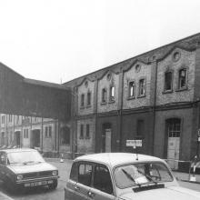 1983 nach dem Brand und vor dem Abriss der Lagerhallen, ganz links die Nummer 25 (Foto: Stadtarchiv)